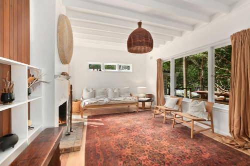 Bungalow 127 at Avalon Pde, 800m Walk to Beach