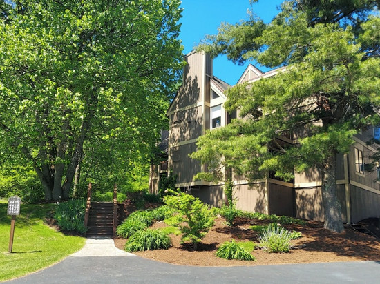 Prime Location! Ski in/Out, Next to Ski Lift#8, Main Lodge, SugarShack&SportsBar