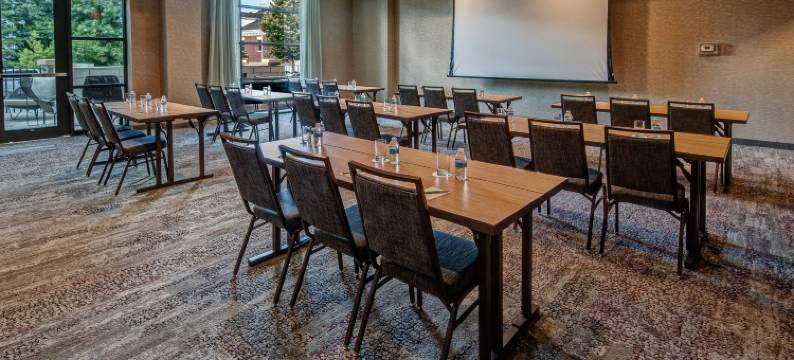 杜勒斯机场赫恩登万怡酒店(Courtyard Dulles Airport Herndon)图片