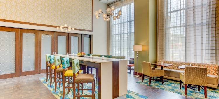 曼彻斯特欢朋套房酒店(Hampton Inn & Suites Manchester)图片