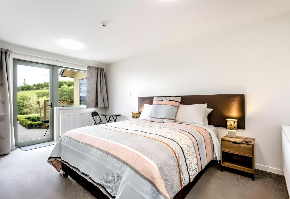 Hunters MoonHotel Overview