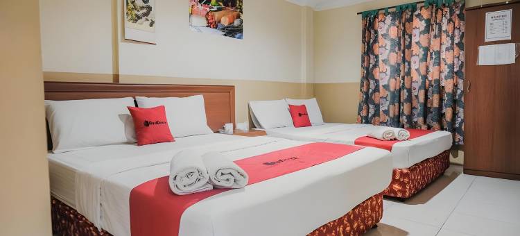 红多兹酒店-近巴淡岛名古屋山购物中心5号(Reddoorz Near Nagoya Hill Mall Batam 5)图片