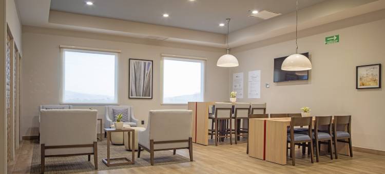 瓜达拉哈拉加莱里亚斯Candlewood Suites(Candlewood Suites Guadalajara Galerias)图片