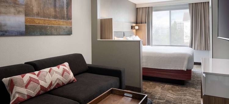 索内斯塔精选西雅图伦顿套房酒店(Sonesta Select Seattle Renton Suites)图片