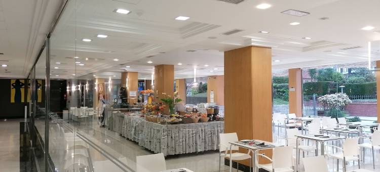 里斯海上酒店(Hotel Marítimo Ris Con Garaje)图片