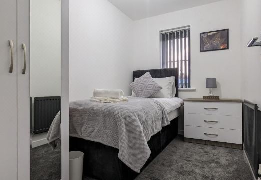 Burnley Entire House 4-Bedrooms-Sleeps 6-Driveway Hotel Overview