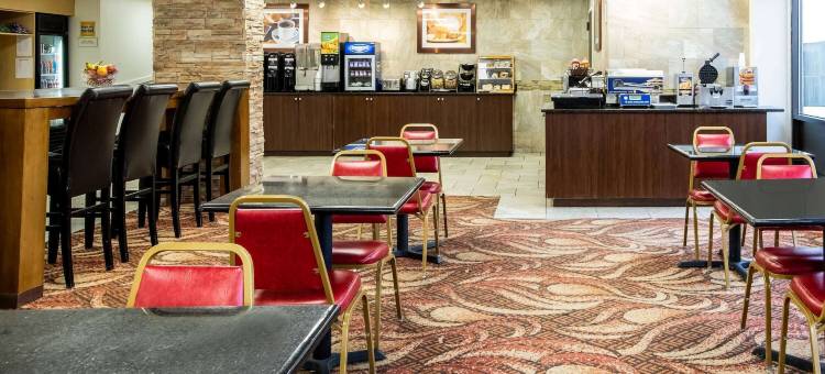 达文波特会议中心拉昆塔温德姆酒店(La Quinta Inn by Wyndham Davenport & Conference Center)图片