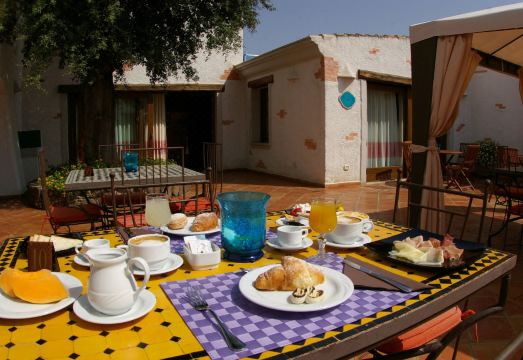 Santa Maria ResortHotel Overview