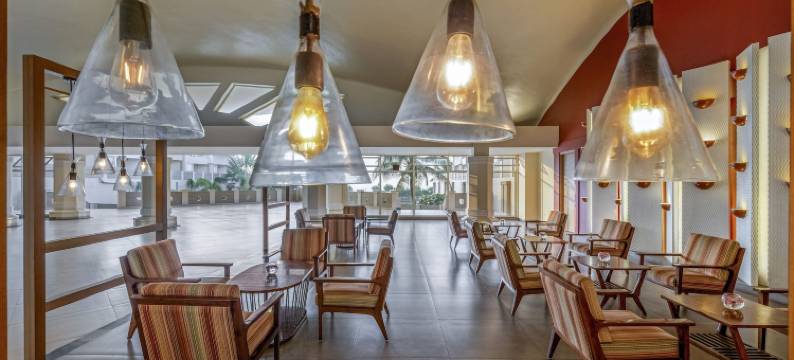 普里斯特尔灵酒店(Sterling Puri)图片