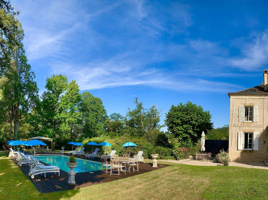 韦泽尔河蓝磨坊酒店