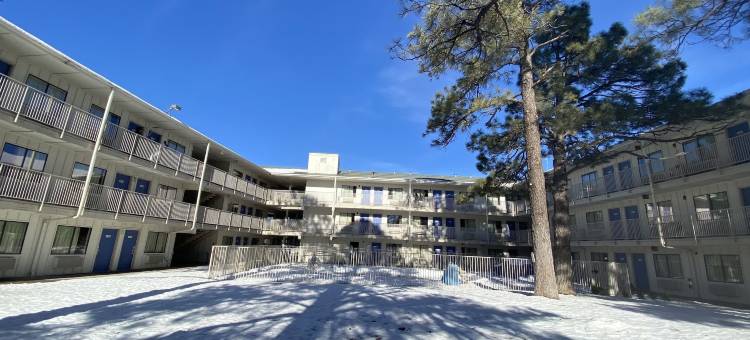 费拉格尔斯塔夫西6号汽车旅馆- 林场村店(Motel 6 Flagstaff, AZ - West - Woodland Village)图片