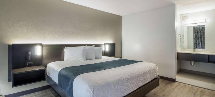 得克萨斯州格罗夫斯的6号汽车旅馆(Motel 6 Groves, TX)图片