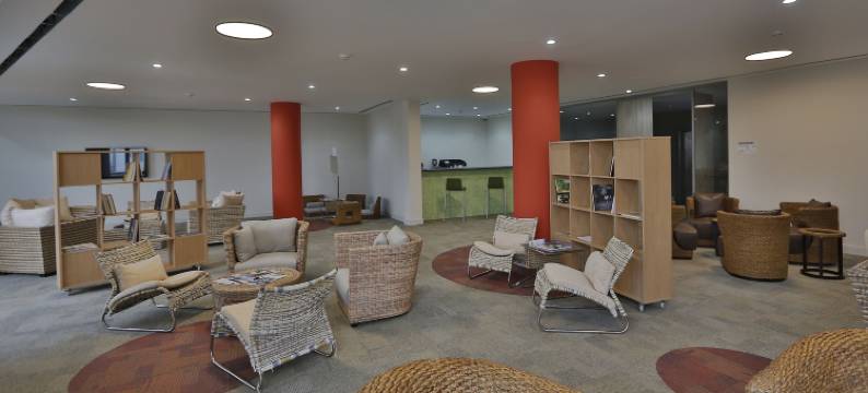 霍姆布里奇酒店式公寓(HomeBridge Hotel Apartments)图片