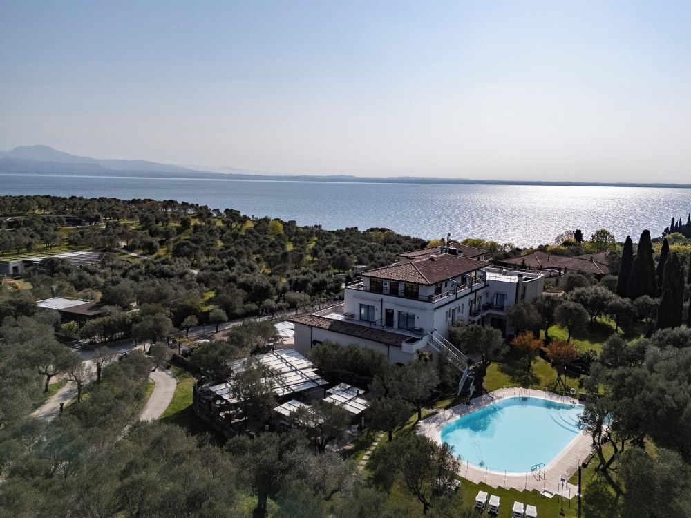 Hotel Ideal Over view