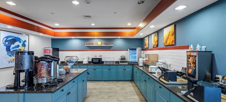 瑞皮市拉什莫尔山附近舒适套房酒店(Comfort Inn & Suites Rapid City Near Mt Rushmore)图片