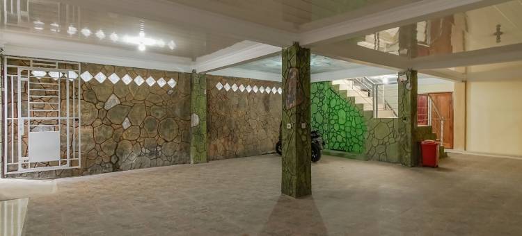 塔胡拉贝拉斯塔基附近瑞德多兹酒店(RedDoorz Near Tahura Berastagi)图片