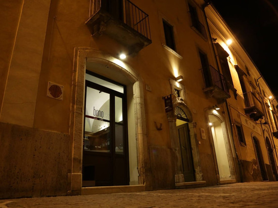 斯特拉卡萨博诺(B＆B)