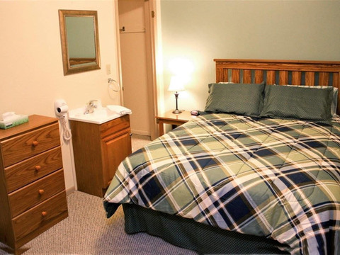 查西套房汽车旅馆