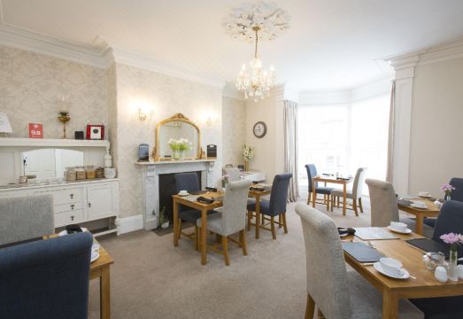 Rosslyn HouseHotel Overview