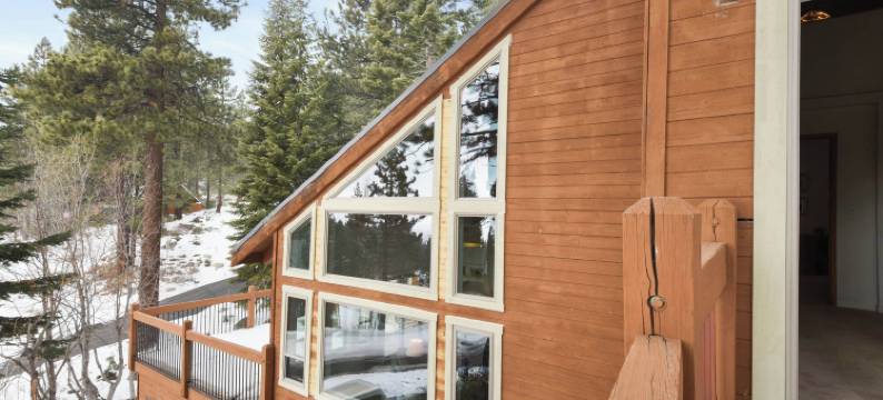 海滩和更多景点附近的倾斜村庄庄园(Incline Village Manor Near Beach & More!)图片