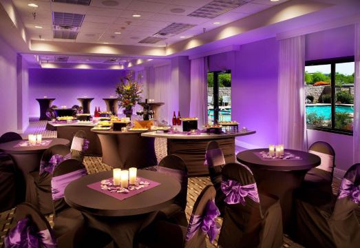 Radisson Hotel Phoenix AirportHotel Overview