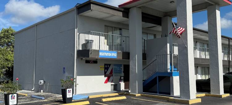 佛罗里达州恩格尔伍德 6 号汽车旅馆(Motel 6 Englewood, FL)图片