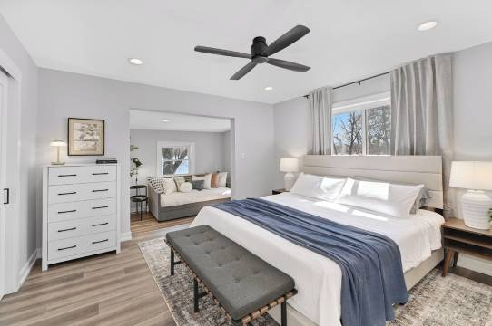 Charming 3-bedroom lake house in Waterford with amazing views