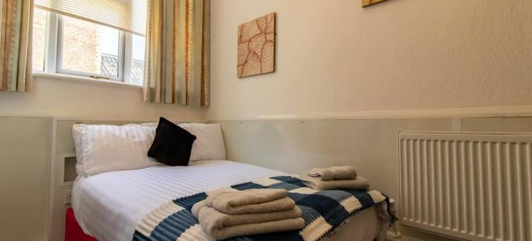 OYO Bentleys Hotel Deluxe Twin Studio图片