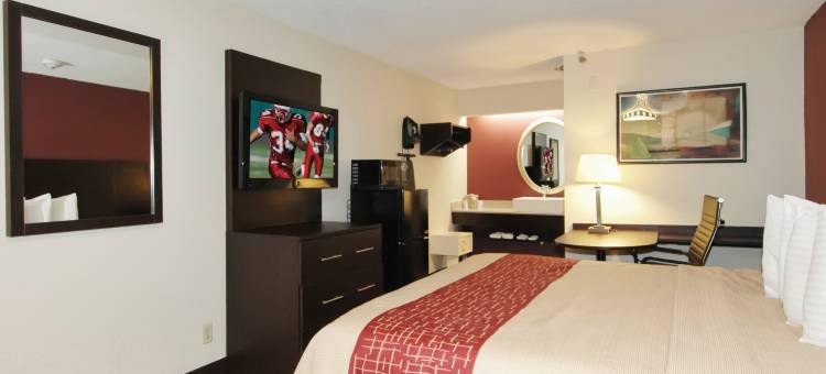 红顶PLUS+酒店-芝加哥霍夫曼庄园(Red Roof PLUS+ Chicago - Hoffman Estates)图片