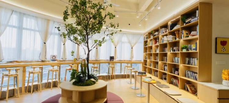 武林驿青年酒店(杭州武林广场西湖文化广场地铁站店)图片