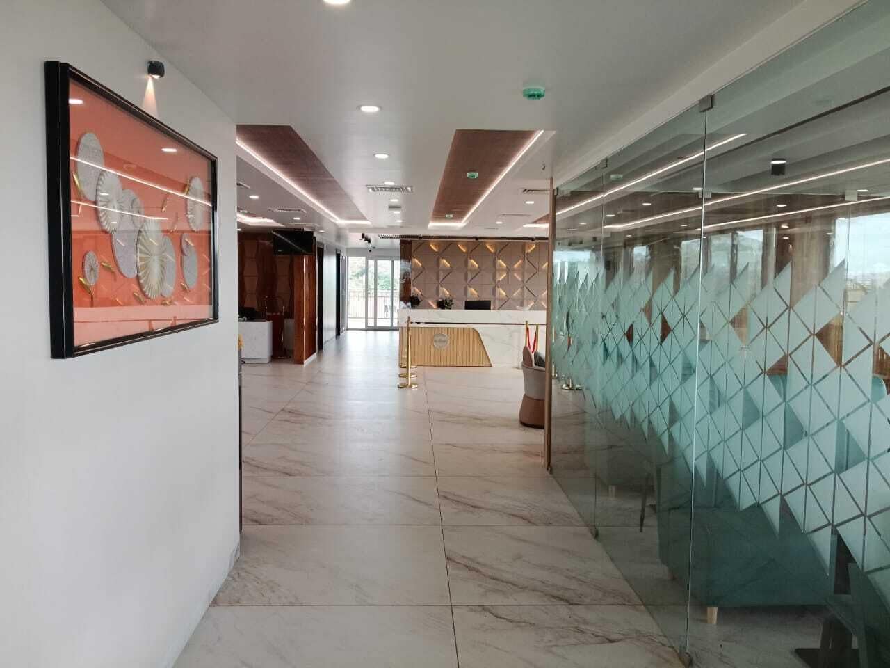 Le Crown Hotel Over view