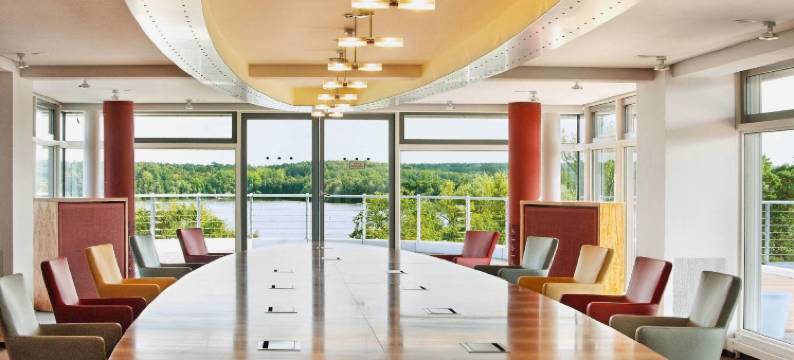 波茨坦滕普林空格勒斯酒店(Kongresshotel Potsdam am Templiner See)图片