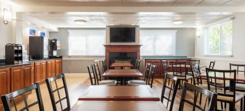 沙伦/斯伯勒贝斯特韦斯特优质酒店(Best Western Plus the Inn at Sharon/Foxboro)图片