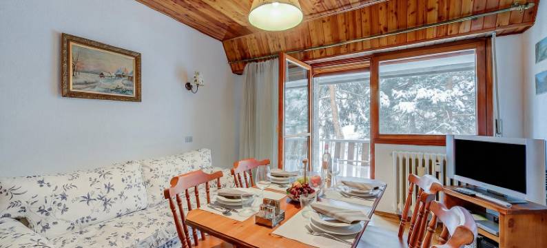 La Tana dello Scoiattolo (附近有滑雪地点)(La Tana Dello Scoiattolo Skiing Nearby - Happy Rentals)图片