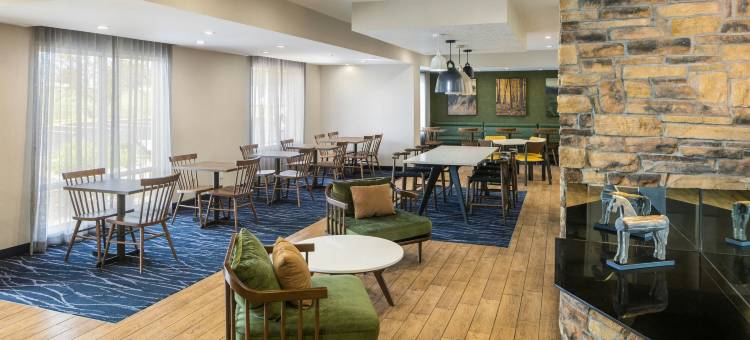 里士满万豪万枫酒店(Fairfield Inn Richmond)图片