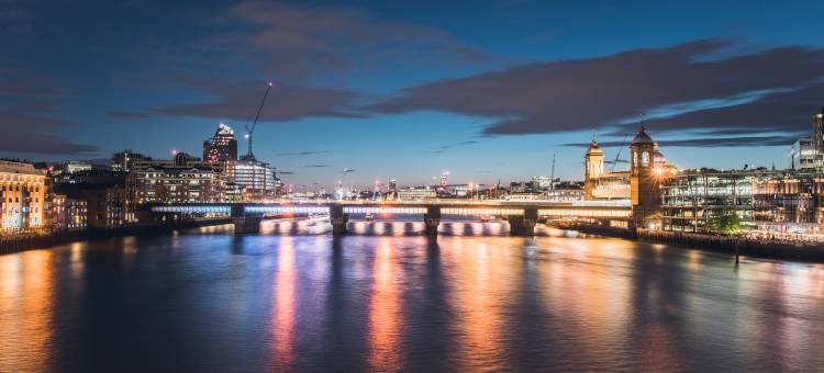 伦敦泰晤士河畔世民CitizenM酒店(Citizenm London Bankside)图片