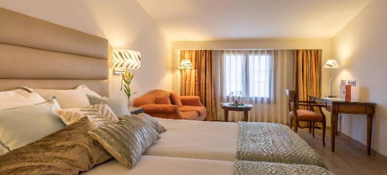 依赞特鲁希略酒店(Izan Trujillo)图片