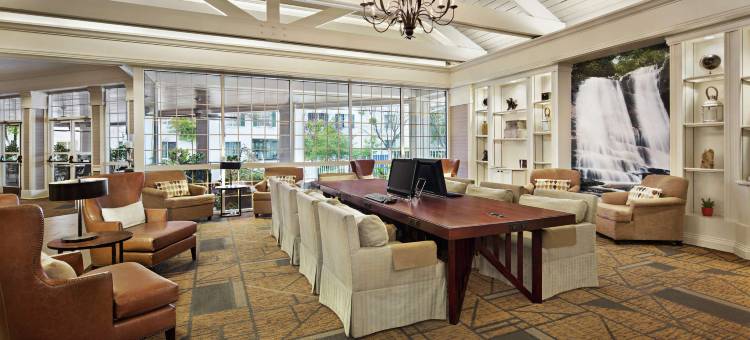 三角研究园罗利达拉姆机场希尔顿逸林酒店(DoubleTree by Hilton Raleigh - Durham Airport at Research Triangle Park)图片
