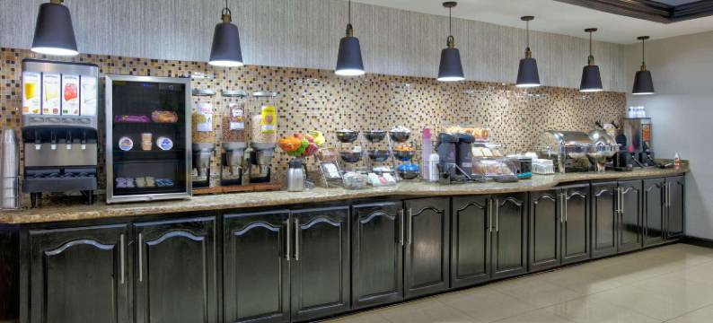 小石城布莱恩特拉昆塔温德姆套房酒店(La Quinta Inn & Suites by Wyndham Little Rock - Bryant)图片