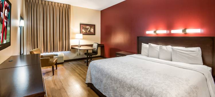 红屋顶PLUS+长岛-花园城(Red Roof PLUS+ Long Island - Garden City)图片