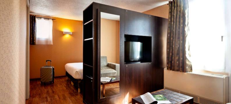 基里亚德酒店-里昂-南圣格尼斯拉瓦尔(Kyriad Lyon Sud - Saint Genis Laval)图片