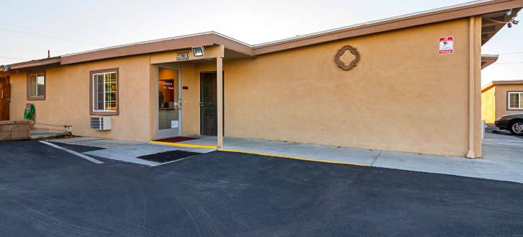 加利福尼亚希斯皮里亚 - 东 6 号汽车旅馆(Motel 6 Hesperia, CA - East)图片