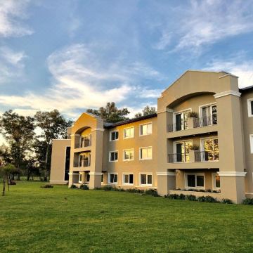 埃塞萨豪生酒店及会议中心(Howard Johnson Resort & Convention Center Ezeiza)图片