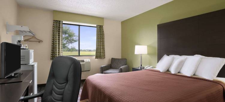 萨吉诺温德姆速8酒店(Super 8 by Wyndham Saginaw)图片