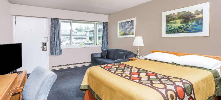 魁斯内尔温德姆速8酒店(Super 8 by Wyndham Quesnel BC)图片