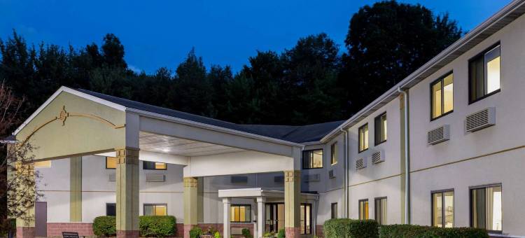 格罗夫城温德姆速8酒店(Super 8 by Wyndham Grove City)图片