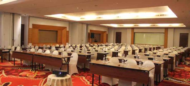 谏义里太阳大酒店(Grand Surya Hotel Kediri)图片