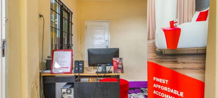 红多兹伊斯兰酒店-近布里达凯邦玫瑰公园(RedDoorz Syariah Near Kebon Rojo Park Blitar)图片