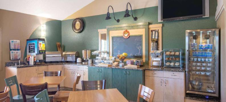 奥科博吉美吟温德姆酒店(AmericInn by Wyndham Okoboji)图片