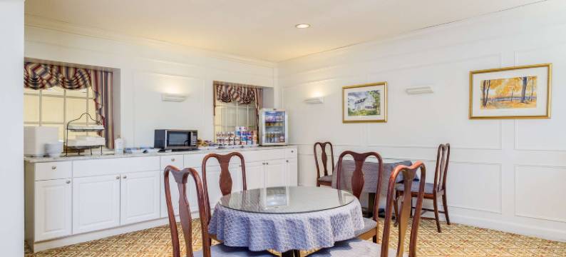 法明顿旅馆(The Farmington Inn and Suites)图片